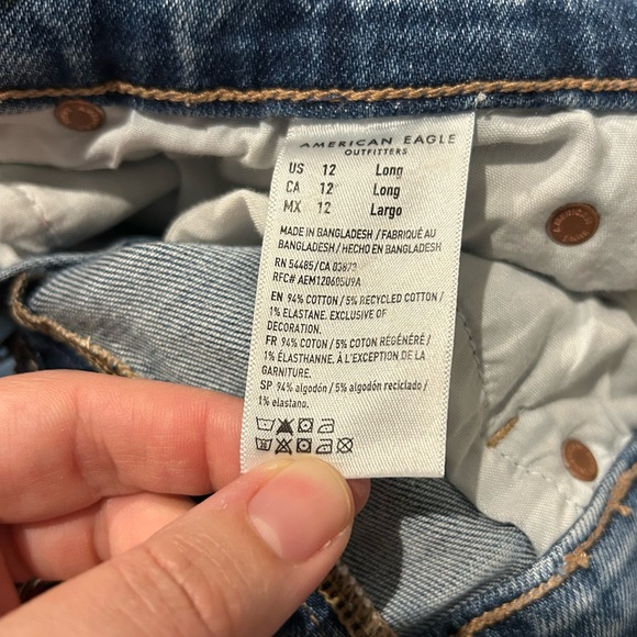 AE Curvy Straight Jeans - Picture 3 of 11